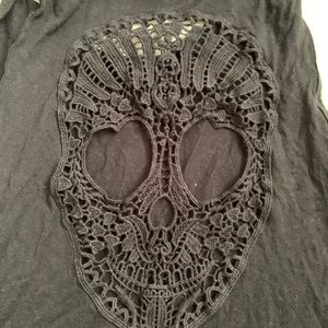 Black skull back tank